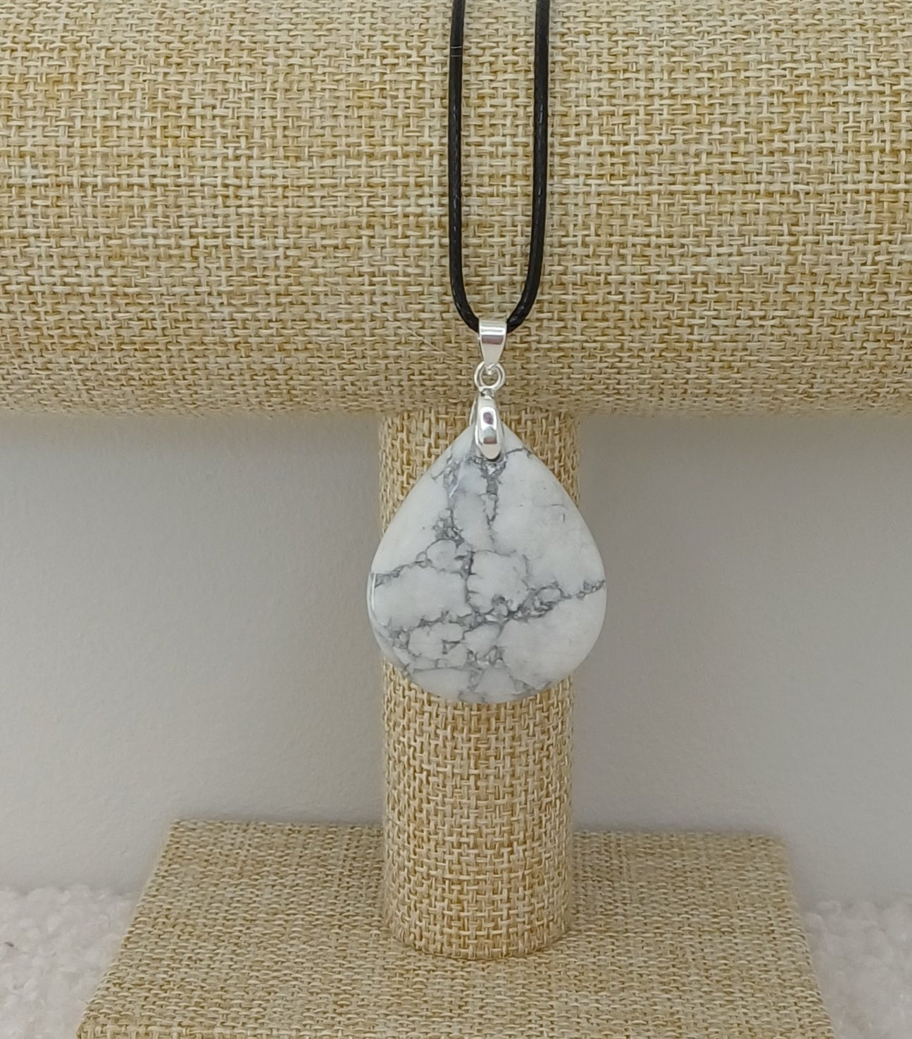 Pendentif Goutte Howlite (Qualité EXTRA) - Perla Terra